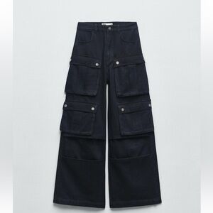 Zara Multi-pocket cargo jeans. Size 0 (25)